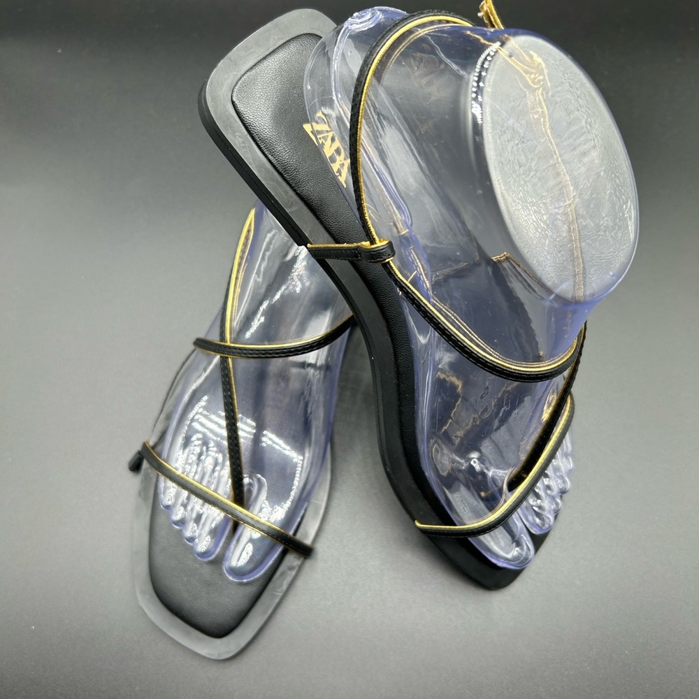 Women’s Zara Thong Ankle Strap Flat Sandals NWOT